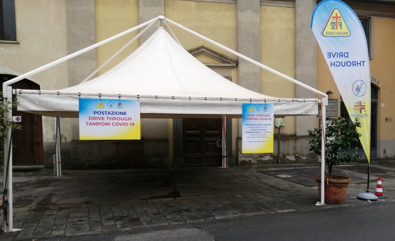 NUOVA POSTAZIONE DRIVE-THROUGH PER TAMPONI GRATUITI